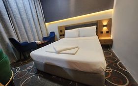 Melody Queen Hotel By Aura